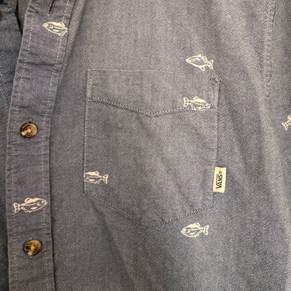VANS Men’s Fish Short Sleeve Button Down - Medium​ - Picture 3 of 4